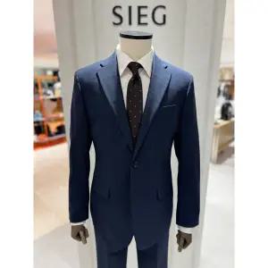 [롯데백화점]지이크 S/S 프리미엄 베네시안 짜임원단 정장 네이비 블루 수트 KK2026L