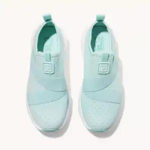 휠라 키즈 이글 아쿠아 메쉬 슬립온 스니커즈 3XM02304F 300