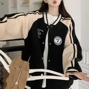 여자 20대 데이트 룩 항공 잠바 야구 점퍼 바시티 블루종자켓봄항공점퍼