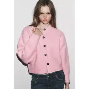 소프트 라운드넥 니트 가디건 2142 042