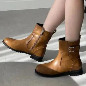 [옷자락]여자 가을겨울 데일리룩 버클 장식 플랫 앵클부츠