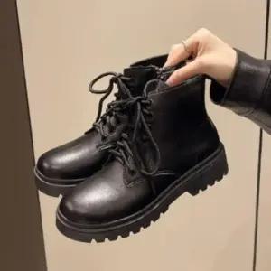 [옷자락]여성 일상 캐주얼 통굽 빅사이즈 레이스업 앵클 부츠