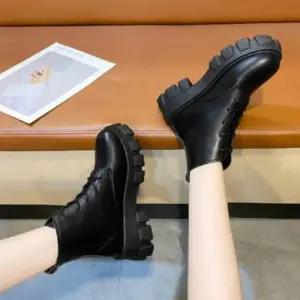 [옷자락]여성 가을겨울 일상 와플 통굽 가죽 레이스업 앵클 워커