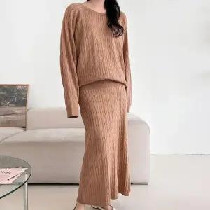 [옷자락]여자 나그랑 박시 꽈배기니트 일자핏 니트스커트 세트