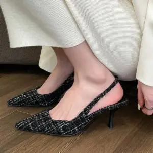 뾰족구두여성하이힐 여자 결혼식 패션 하객 룩 코디 스틸레토 슬링백 힐