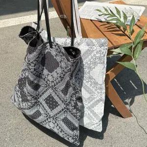 [셀러에이드]가벼운 여성 페이즐리 사각 끈 에코백 숄더백 쇼퍼백 데일리룩