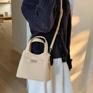 [셀러에이드]데일리 핸드백 크로스백 레더 버클 여성 캐주얼가방 빈티지가방