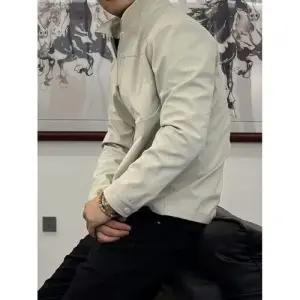 가을 기능성 야상사파리 코트 쇼트 점퍼 야상 남자점퍼 바람막이 행정 하드보일드 원템3