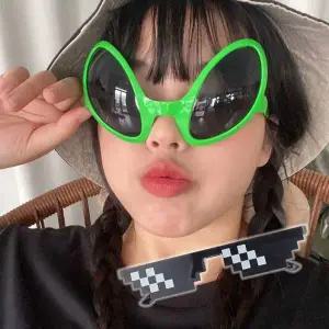 [셀러에이드]WL 인싸 에일리언 픽셀 왹져 선글라스 안경 파티 소품