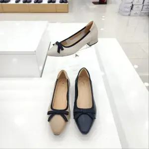 [탠디]by미셸 x24203 소가죽 소재 4cm굽 앞 장식 여성 펌프스 구두 cc8_CC