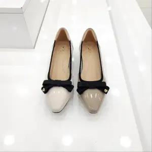 [탠디]by미셸 x25010 소가죽 소재 3cm굽 여성 앞 장식 펌프스 구두 cc1_CC