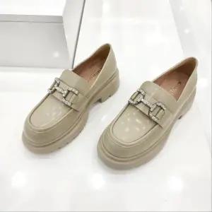 [탠디]by미셸 x23219 소가죽소재 5cm굽 앞 장식 여성 키높이 로퍼 cc5_CC