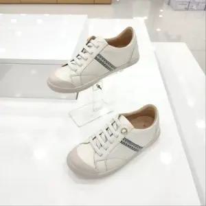 [탠디]by미셸 x24208 소가죽 소재 2cm굽 자수패턴 여성 밴딩끈 스니커즈 cc1_CC