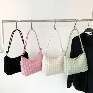 [셀러에이드]꼬임 매듭 구름 가방 엠보 숄더백 미니 여성 핸드백