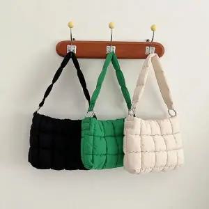 [셀러에이드]플랫 손잡이 사각 패딩 구름 가방 숄더 토트백 여성