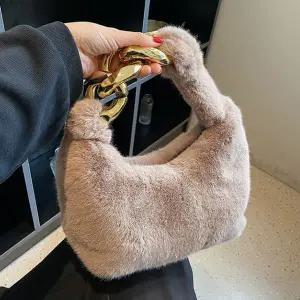 [셀러에이드]골드 볼드 체인 퍼 토트백 가방 털 여성 여자 겨울백
