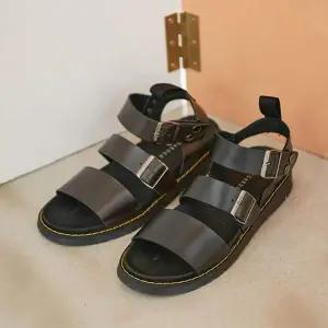 [셀러에이드]실내화 여름 슬리퍼 봄 캐쥬얼화 여름샌들 남성샌들