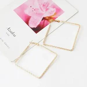 크리에이티브 스퀘어 링 귀걸이