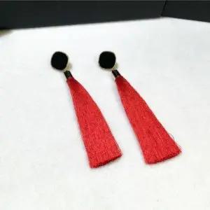 [골드스마일]풍성한 수술장식 귀걸이