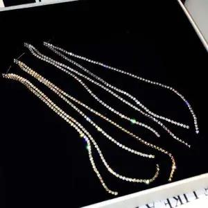 [콩심팥심]투라인 샤이닝 데일리 롱귀걸이-화이트