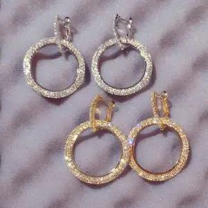 뮤즈 샤이닝 링 귀걸이