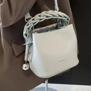 가방 미니 숄더백 크로스백 여성 핸드백 토트백 여권