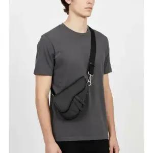 MUST IT_디올 Reorder 미니 새들백 1ADPO191YMJ H00N)