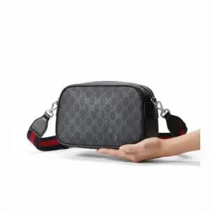 MUST IT_ Reorder GG 슈프림 레더 크로스바디백 792097 FADJA 1042)