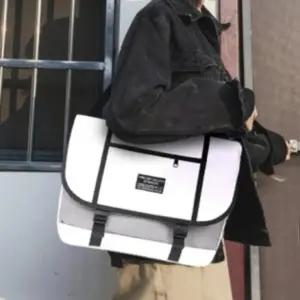 베이직 캐주얼 메신저백 데일리 가방