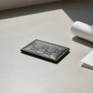 MUST IT_FW25 남성 임프린트 카드지갑835151 AAE51 1000