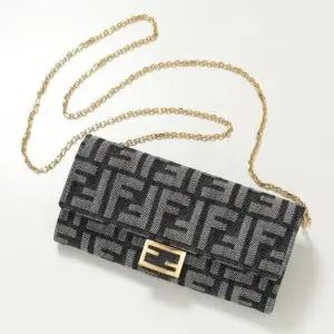MUST IT_FENDI 25FW Wallet On Chain FF Jacquard 8M0365 AUT4 F1UJ5) 바게트 체인 지갑)