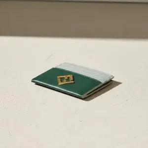 MUST IT_FW25 여성 FF다이아몬드 카드지갑8M0445 ALV4 F1TWG