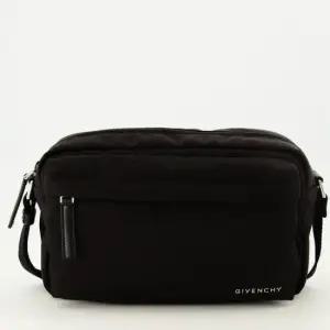 MUST IT_GIVENCHY 26SS 나일론 에센셜 U 크로스바디 백 BKU05CK1ZL 001)