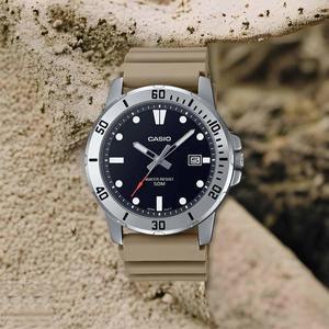 [카시오] 흑새치 베이지 다이버룩 남자 레트로 우레탄 손목시계