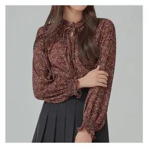 [미쏘]잔플라워 셔링 블라우스(MIWBLAC6QG).