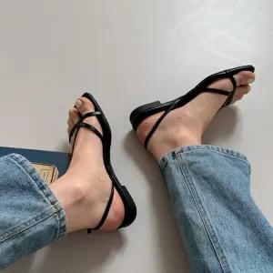 조리샌들 여성 스트랩 ZO-7532