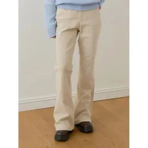 비플랫베네통 코듀로이 세미 부츠컷 아이보리 1961782