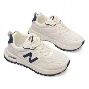 트래킹 워킹화 경량 여성운동화 쾌적한 통풍 심플디자인 슬립온 발편한 운동화