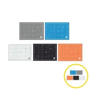 위월천 칼라커팅매트 A4 그레이 데스크패드 300x215mm 1개 책상고무판 책상깔개 재단판