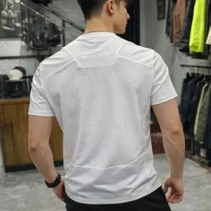 헬스 기능성 반팔티 2색상 빅사이즈 스포츠 헬스 러닝 경량 땀흡수 신축성 라운드넥