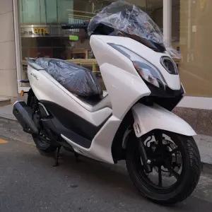 하우주 UFR125 동급 최강 프리미엄 크루저 스쿠터 / BOSCH ABS 2채널 + TCS + TPMS