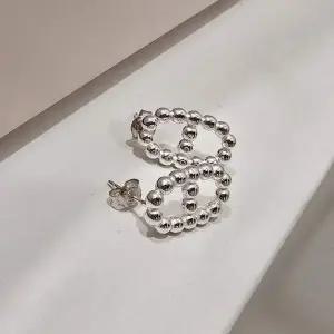 S5016 여성 심플 포인트 콩콩 귀걸이 데일리 은 이어링 실버925