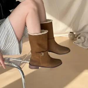 [옷자락]여성 가죽털안감 버클장식 플랫 미들 부츠