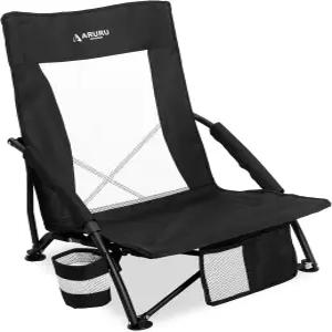 ARURU 로우 폴딩 비치 의자 컵 홀더가 있는 휴대용 경량 슬링 캠핑 암레스트 야외 모래 콘서트 여행 스포츠