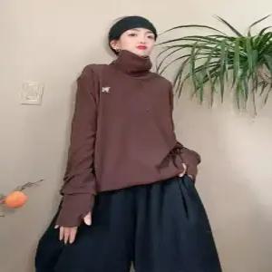 여친 겨울 트렌디 아이템 티 맨투맨 오플리스 폴라 자수 캐릭터 솔리드 보온 상의 HT4