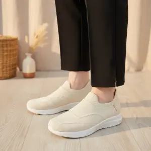 여성 경량 니트 슬립온 캐주얼 운동화