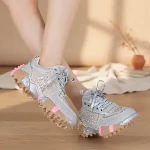 여성 유니크 반짝이 데일리 스니커즈