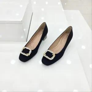 [탠디]by미셸 119225 원단 소재 4cm굽 앞 장식 여성 펌프스 구두 cc2_CC