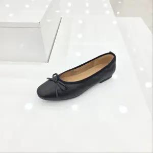 [탠디]by미셸 x260006 소가죽 소재 2cm굽 앞 장식 여성 펌프스 구두 cc4_CC