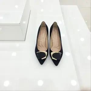 [탠디]by미셸 126008 원단소재 7cm굽 앞 장식 여성 펌프스 구두 cc1_CC